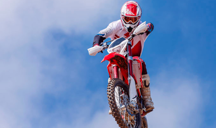 中國摩托車熱銷老撾 中老鐵路&ldquo;運(yùn)摩&rdquo;專列