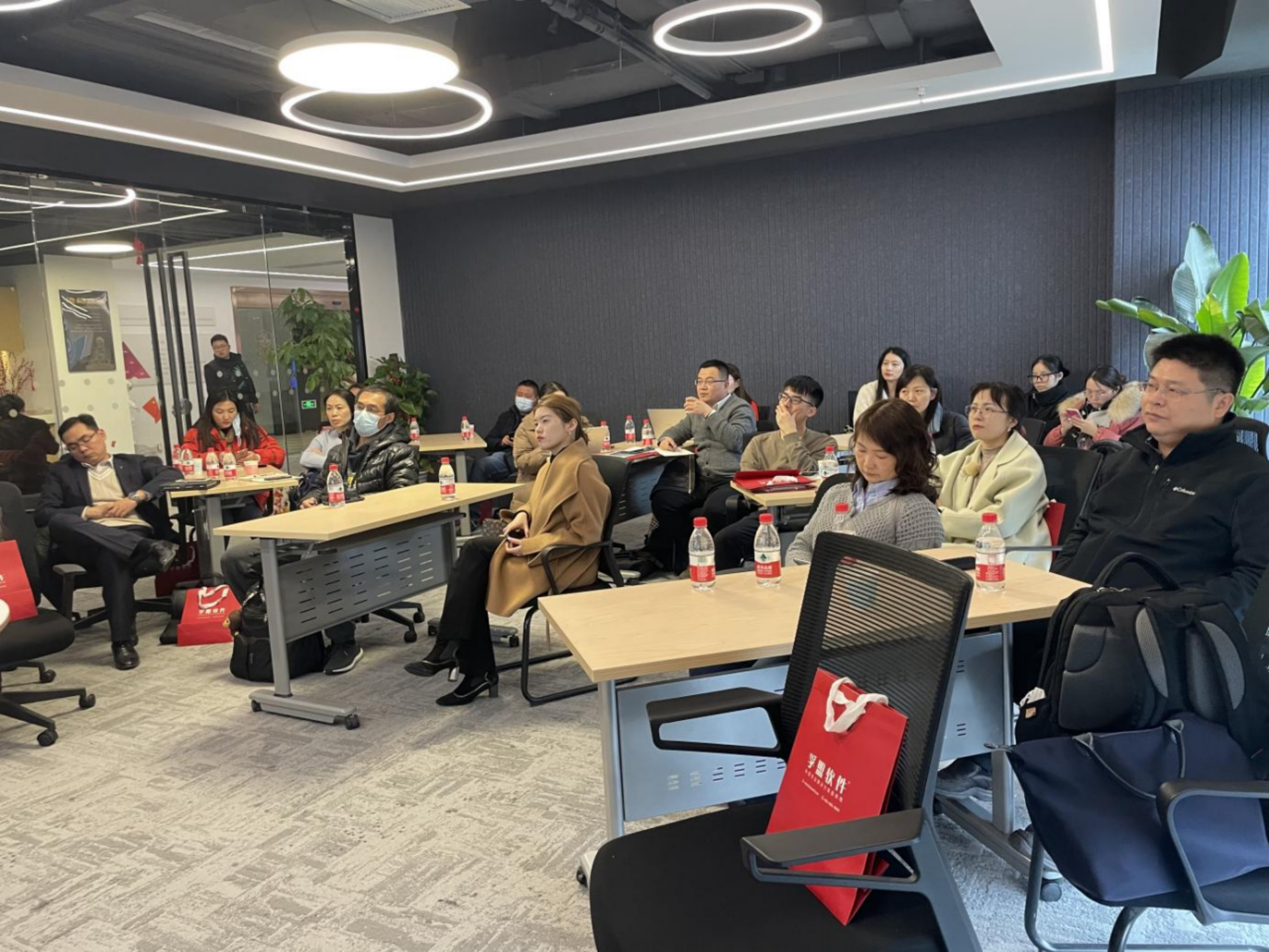 孚盟軟件主辦的《借力突圍，如何構(gòu)建高效的業(yè)務(wù)團(tuán)隊(duì)》私享會(huì)圓滿落幕！